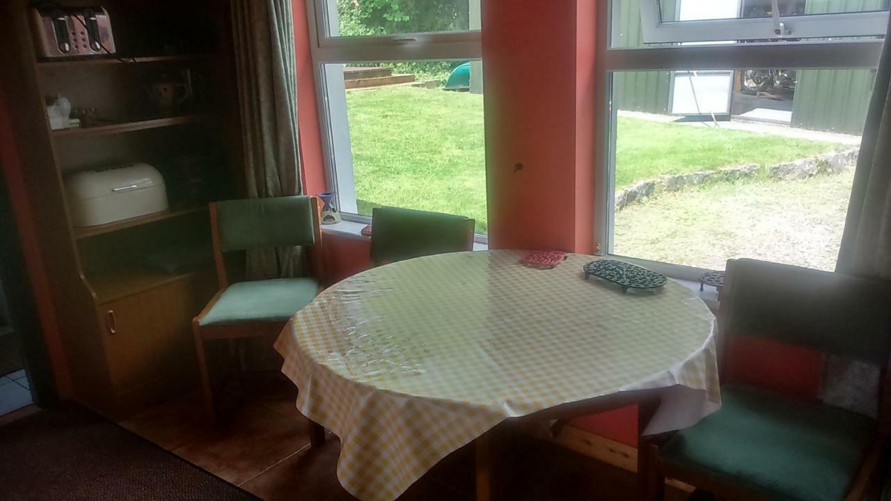 Headford Cosy Lakeside Cottage John'S Hollow מראה חיצוני תמונה